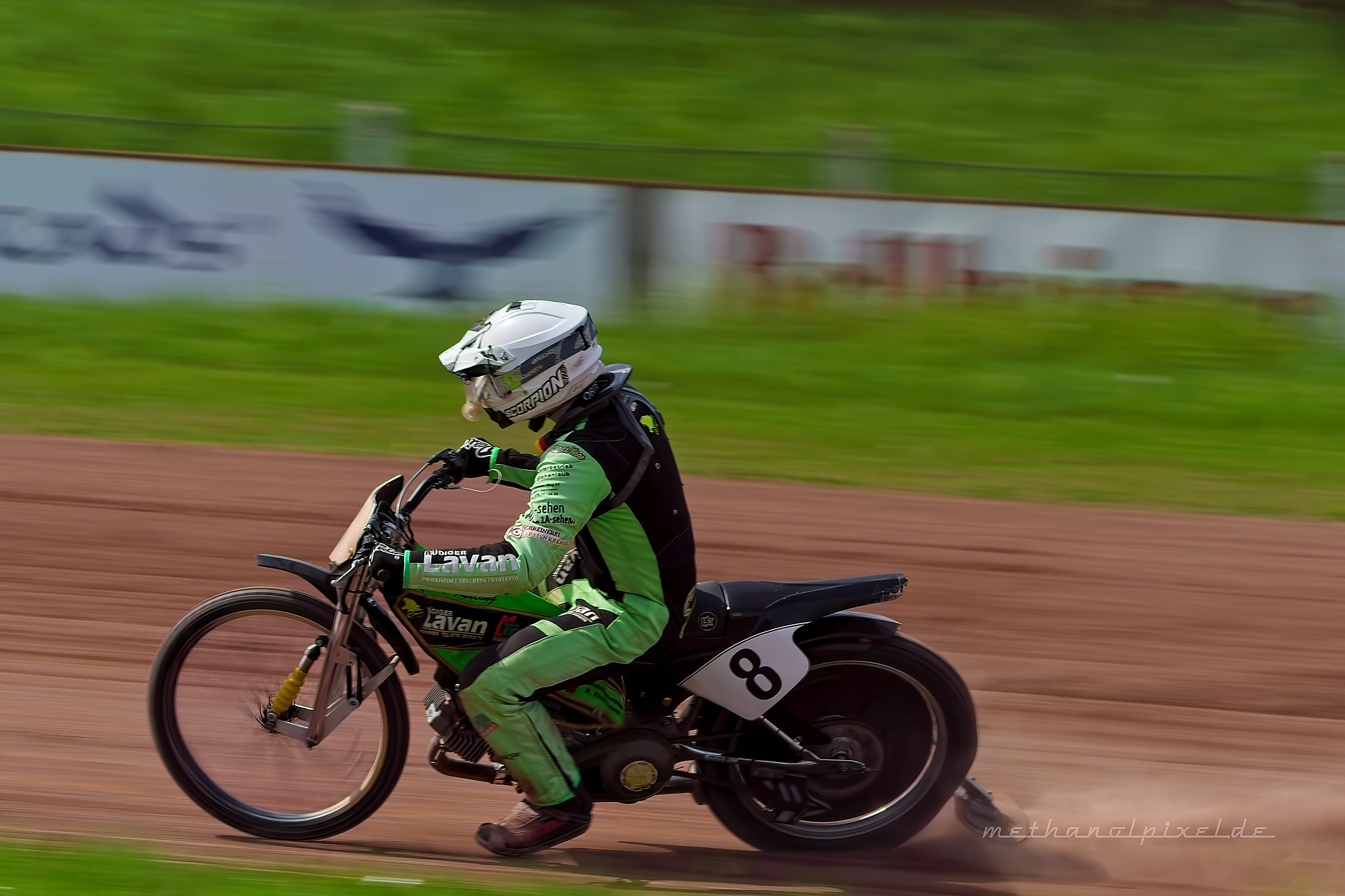 ILCE 7M4   A7405075 2048